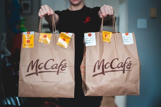 McDonalds Crew Member Job Description Salary Duties More   Erik Mclean R2Mi6EnKWTg Unsplash 