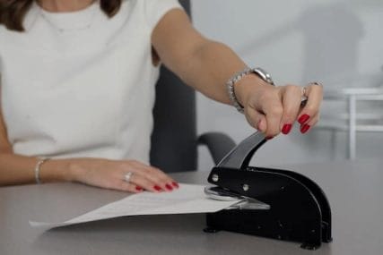 What Does a Notary Signing Agent Do?