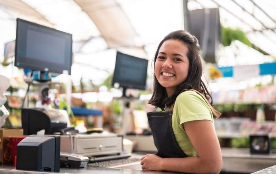 Safeway Courtesy Clerk Job Description Salary, Duties & More