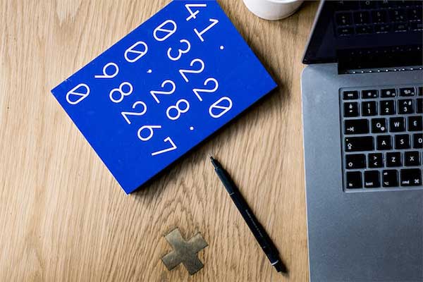 Accountant vs. Financial Analyst