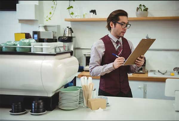 Kitchen Manager vs. Chef