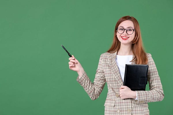 Paraprofessional vs. Teacher Aide - What's The Difference?