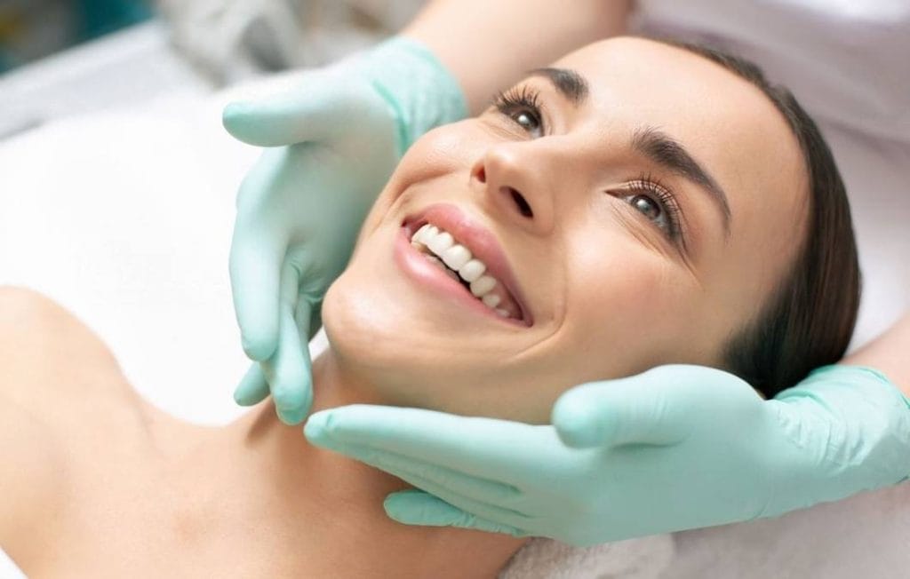 What Does a Facial Specialist Do?