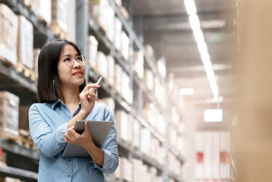 Merchandising Assistant Job Description Salary, Duties & More