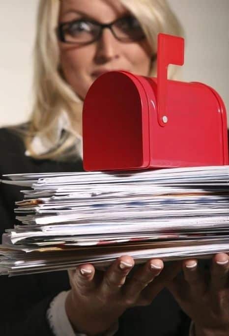 What Does a USPS Mail Processing Clerk Do?