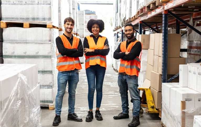 What Does an Amazon Fulfillment Associate Do?