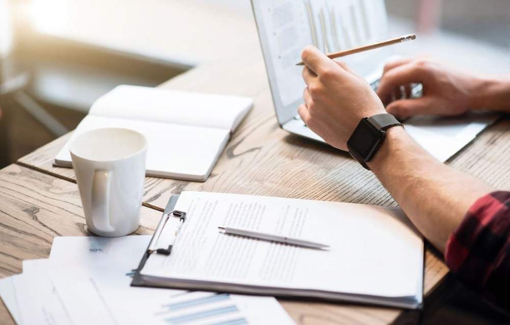 What Does an Editor in Chief Do?